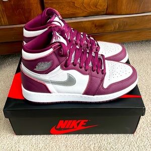 Air Jordan 1 Bordeaux (unisex)